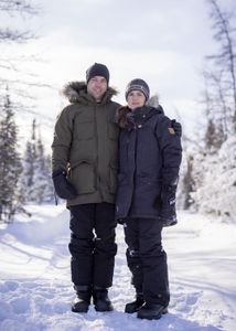 Sebastien Pelletier and Edith Lemay on the family's trip to Kuujjuaq, Canada to see the northern lights. (Credit: National Geographic/Katie Orlinsky)