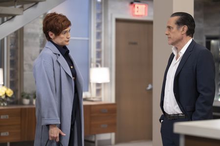 CAROLYN HENNESY, MAURICE BENARD