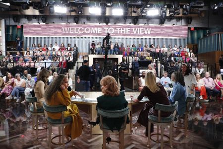  Alyssa Farah Griffin, Sunny Houston, Joy Behar, Sara Haines, Whoopi Goldberg