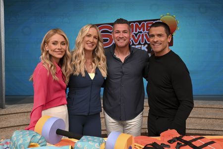 KELLY RIPA, JENNY MCCUISTON, CHRIS MCCUISTON, MARK CONSUELOS