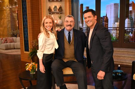 Kelly Ripa,Tom Selleck. Mark Consuelos 