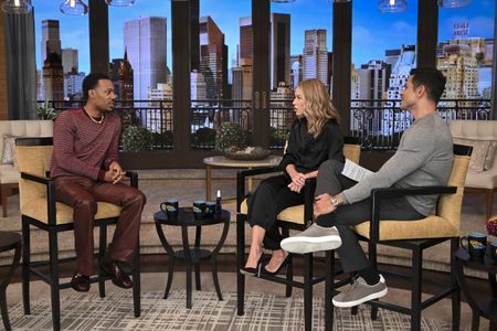 TYLER JAMES WILLIAMS, KELLY RIPA, MARK CONSUELOS