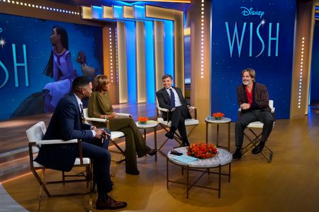 MICHAEL STRAHAN, ROBIN ROBERTS, GEORGE STEPHANOPOULOS, CHRIS PINE