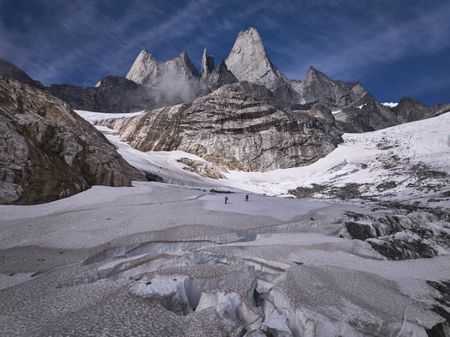 Tommy Caldwell and Alex Honnold hiking up the icefall below the Devil's Thumb. (National Geographic/Renan Ozturk)