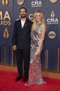 NOAH KAHAN, KELSEA BALLERINI