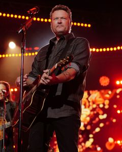 BLAKE SHELTON