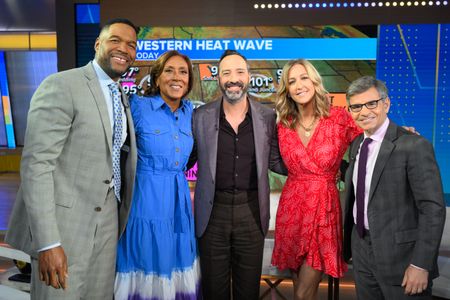 MICHAEL STRAHAN, ROBIN ROBERTS, TONY HALE, LARA SPENCER, GEORGE STEPHANOPOULOS