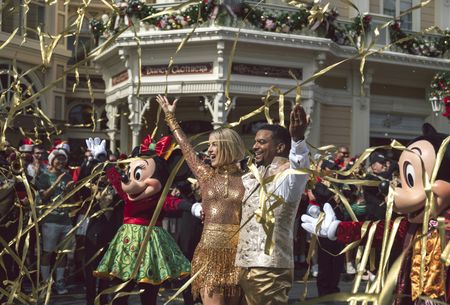 MINNIE MOUSE, JULIANNE HOUGH, ALFONSO RIBEIRO, MICKEY MOUSE