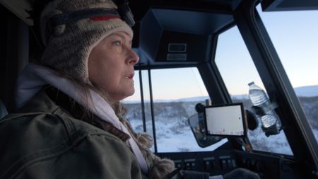 Sue Aikens hunts for rabbits while the population is in Kavik. (BBC Studios/Michael Cheeseman)