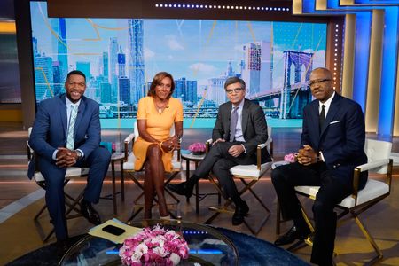 MICHAEL STRAHAN, ROBIN ROBERTS, GEORGE STEPHANOPOULOS, PIERRE THOMAS