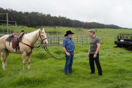 Dr. Tim Richards meets with Gordon Ramsay at the beef farm. (National Geographic/Justin Mandel)