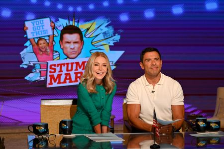 KELLY RIPA, MARK CONSUELOS