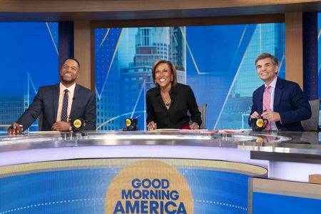 MICHAEL STRAHAN, ROBIN ROBERTS, GEORGE STEPHANOPOULOS