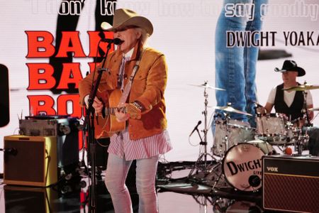 DWIGHT YOAKAM