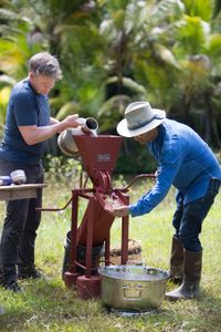 Utuado, Puerto Rico - Gordon Ramsay (L) and Draco Rosa (R) make coffee in Utuado, Puerto Rico. (Credit: National Geographic/Joelly Rodríguez)